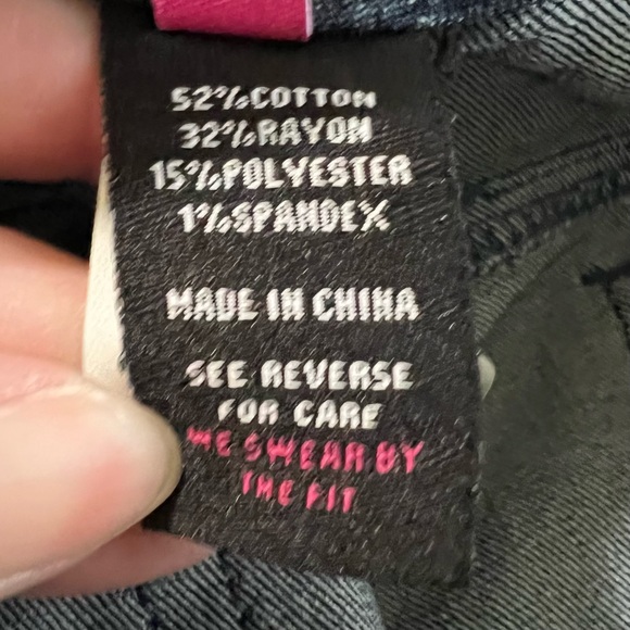 Torrid women blue white jean ankle length lightening pattern zip button top 14 - Picture 14 of 15